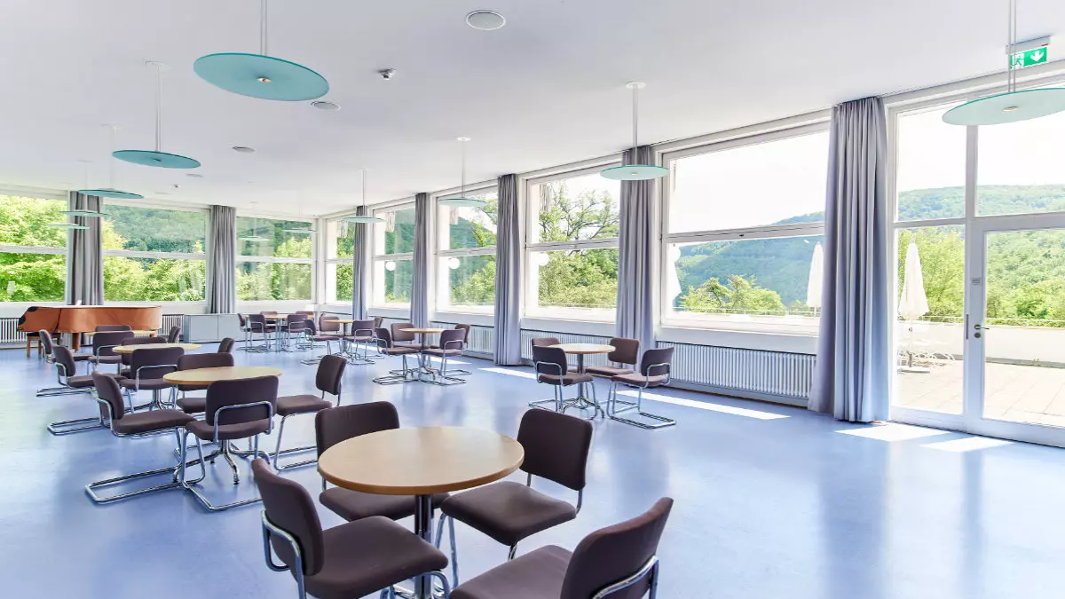 Foyer mit Schneckflügel I Foto: Steffen Roller Foyer mit Schneckflügel I Foto: Steffen Roller